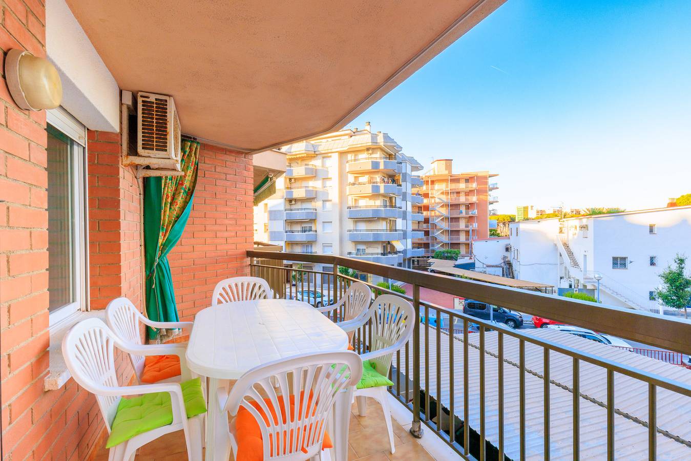 Appartement entier, 🏖️ Playa a 200m | Piscina y apartamento reformado in La Pineda, Platja de la Pineda