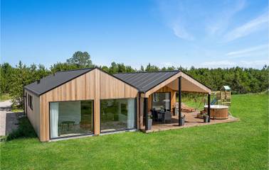 Ferienhaus für 6 Personen, mit Terrasse und Garten in Bratten