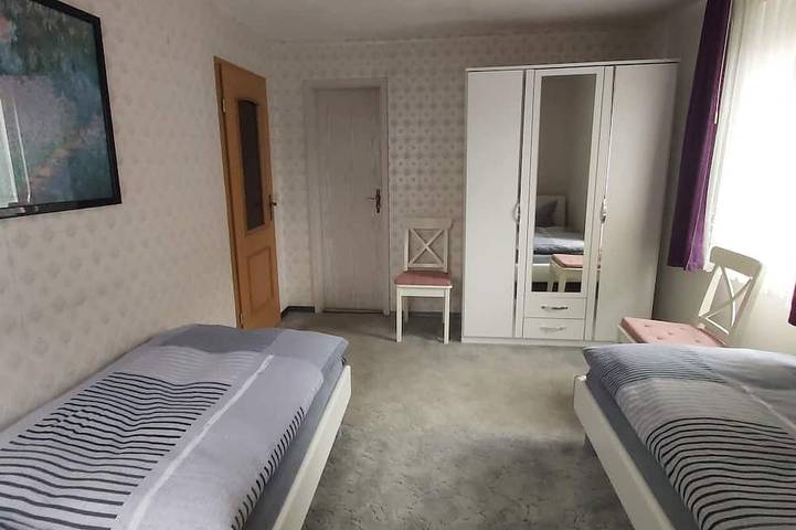Ferienwohnung für 5 Personen, mit Balkon und Whirlpool sowie Garten in Bannewitz - 4