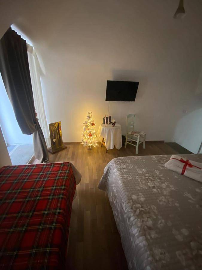 Large Double or Twin Room in Ercolano, Parc national du Vésuve