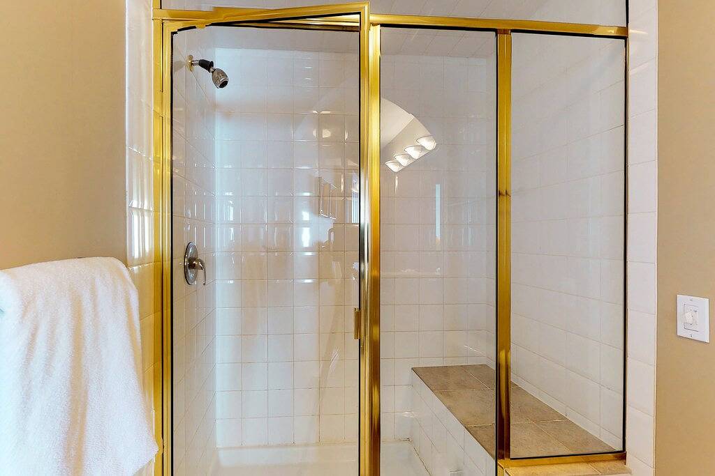 Glamping for 7 Guests in Canadian Rocky Mountains, Big White