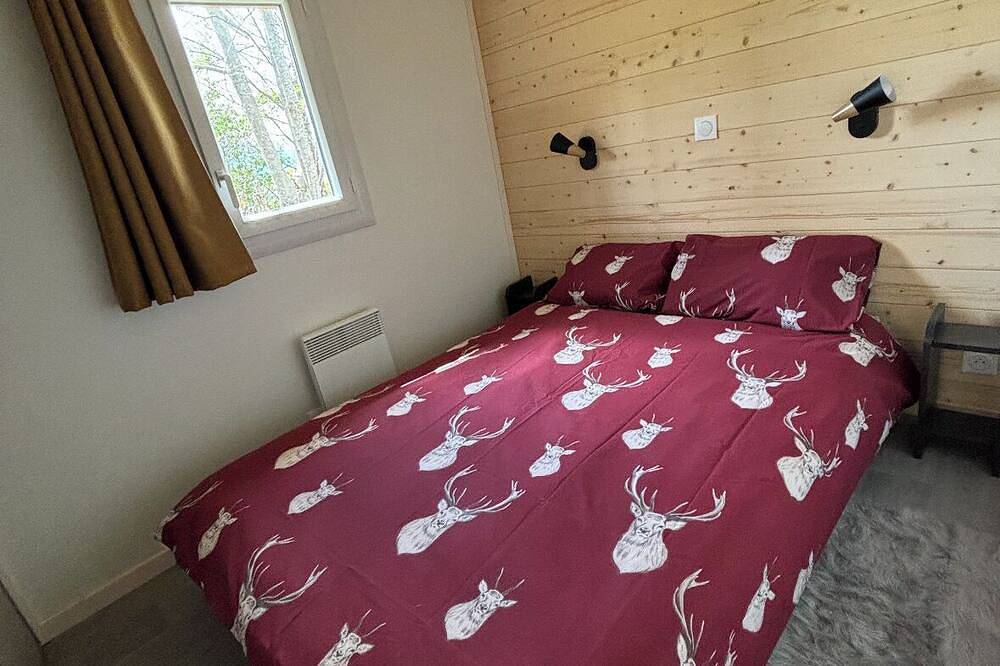 Chalet with private garden in the heart of nature, a few metres from the slopes in Saint-Léger-les-Mélèzes, Écrins National Park