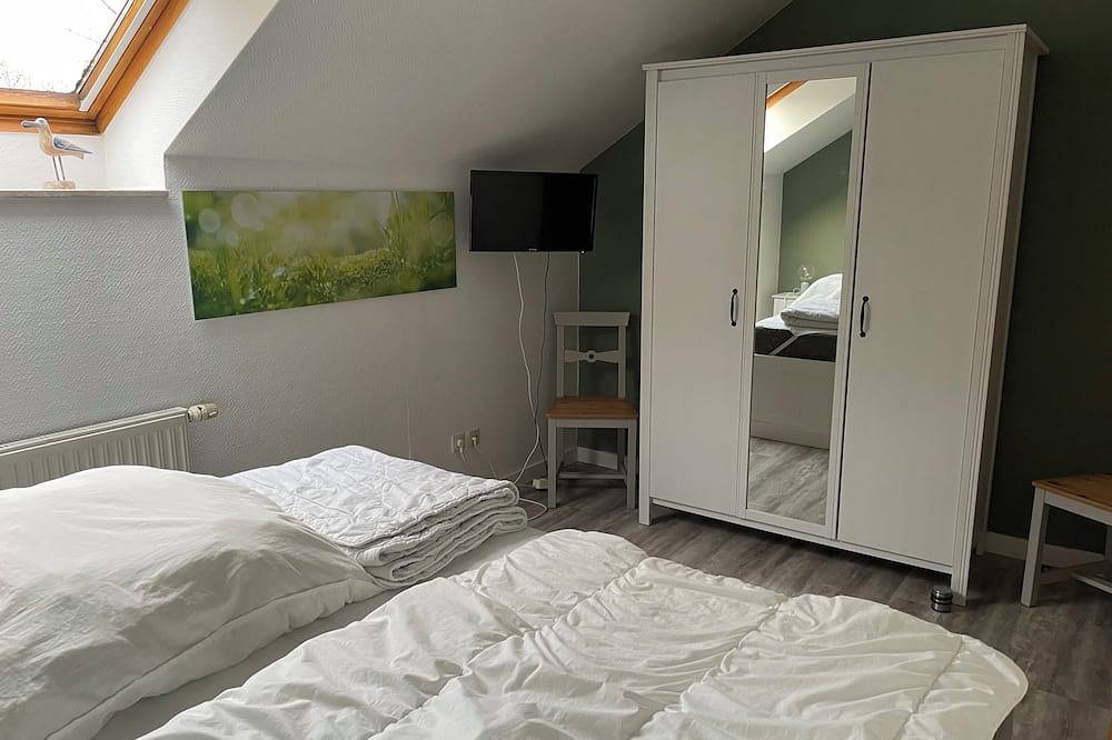 Ganze Wohnung, Gemütliches Ferienappartement mit Deichblick in Wremen in Wremen, Cuxland