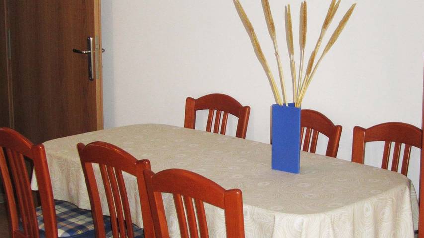 Ferienwohnung für 2 Personen, mit Terrasse in Banjol - 2