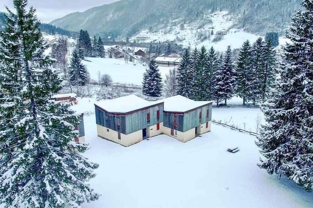 Appartement entier, 300m du centre station, piscine, parking, casier à ski, 32m², Lélex in Lélex, Parc naturel régional du Haut-Jura