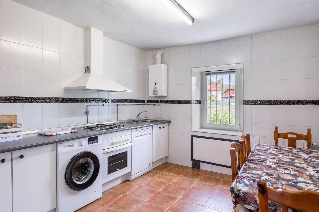 Ferienhaus 'La Jomeruca' mit Bergblick, Balkon und Wlan in Reocín, Kantabrische Küste