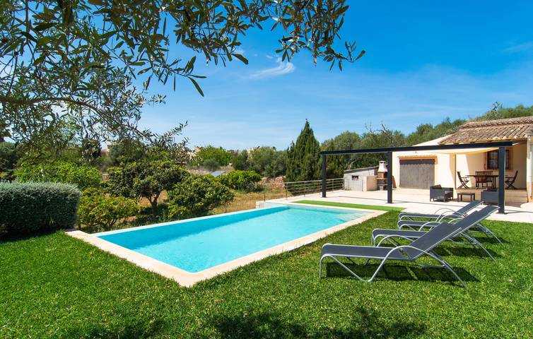 Acogedor Apartamento Ariany con Piscina y Terraza in Ariany, Interior de Mallorca