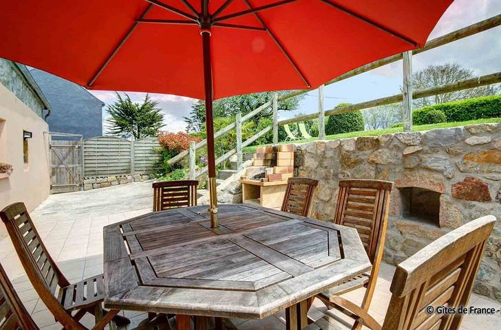 Casa de huéspedes para 5 personas, con jardín además de terraza y vistas - 1