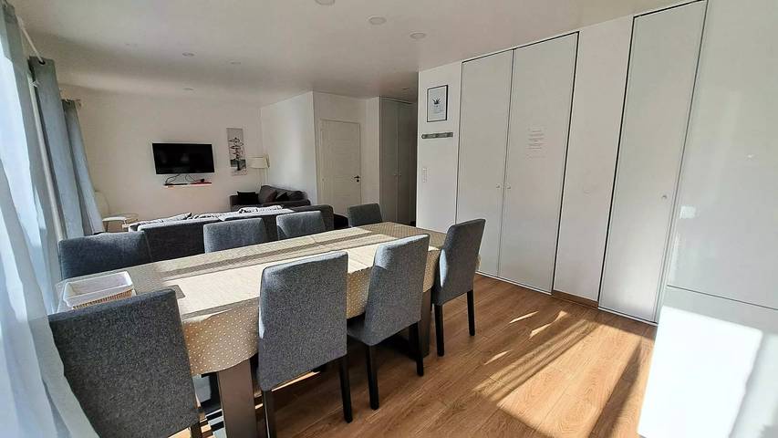 Location de vacances pour 8 personnes, avec vue ainsi que terrasse et piscine à Saint-Augustin - 4