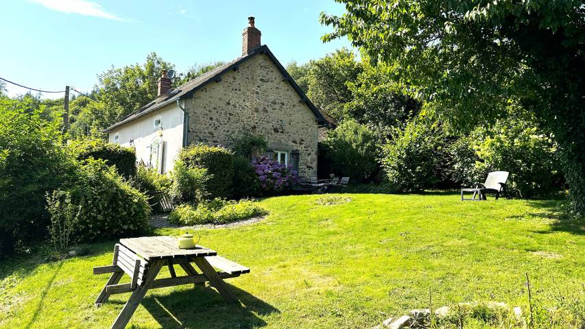 Gîte pour 4 personnes, adapté aux familles à Saint-Léger-sous-Beuvray - 3