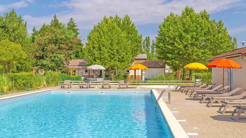 Location de vacances pour 8 personnes, avec piscine ainsi que sauna et terrasse à Castelmoron-sur-Lot - 4