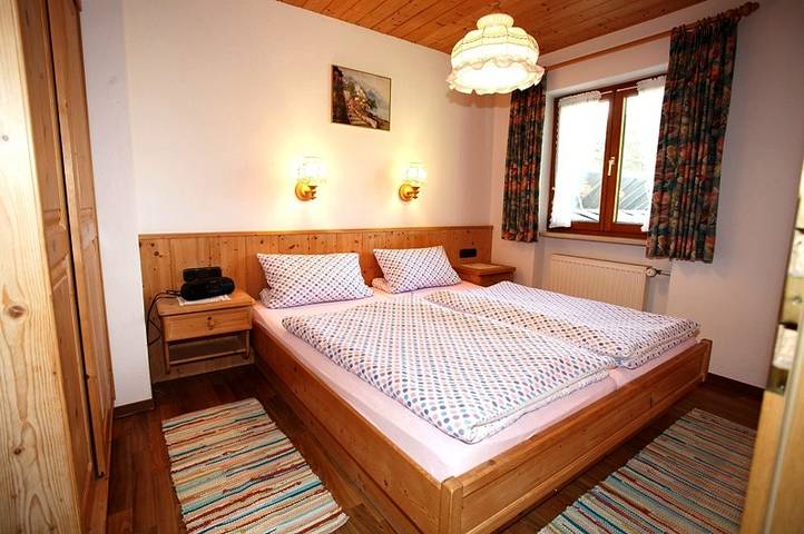 Ferienwohnung für 2 Personen, mit Balkon und Terrasse sowie Garten in Reit im Winkl