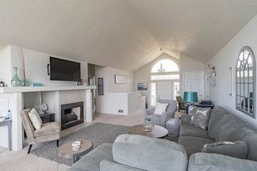 Vacation House for 8 Guests in Oregon Coast, Oregon, Picture 4