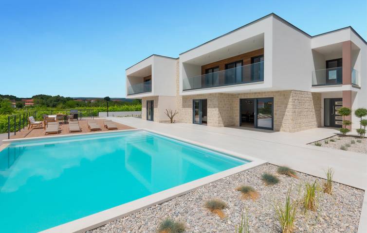 Reizendes Apartment mit einem Schlafzimmer, Pool, Terrasse und WLAN in der Nähe des Flusses Matica in Imotski, Makarska Riviera