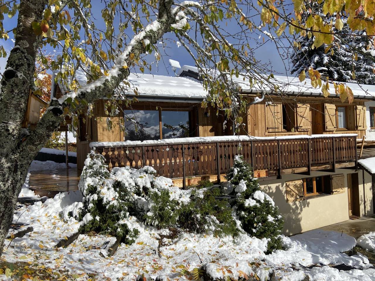 Gîte Le Nivolet - le Chalet de la Forêt in La Féclaz, Les Déserts