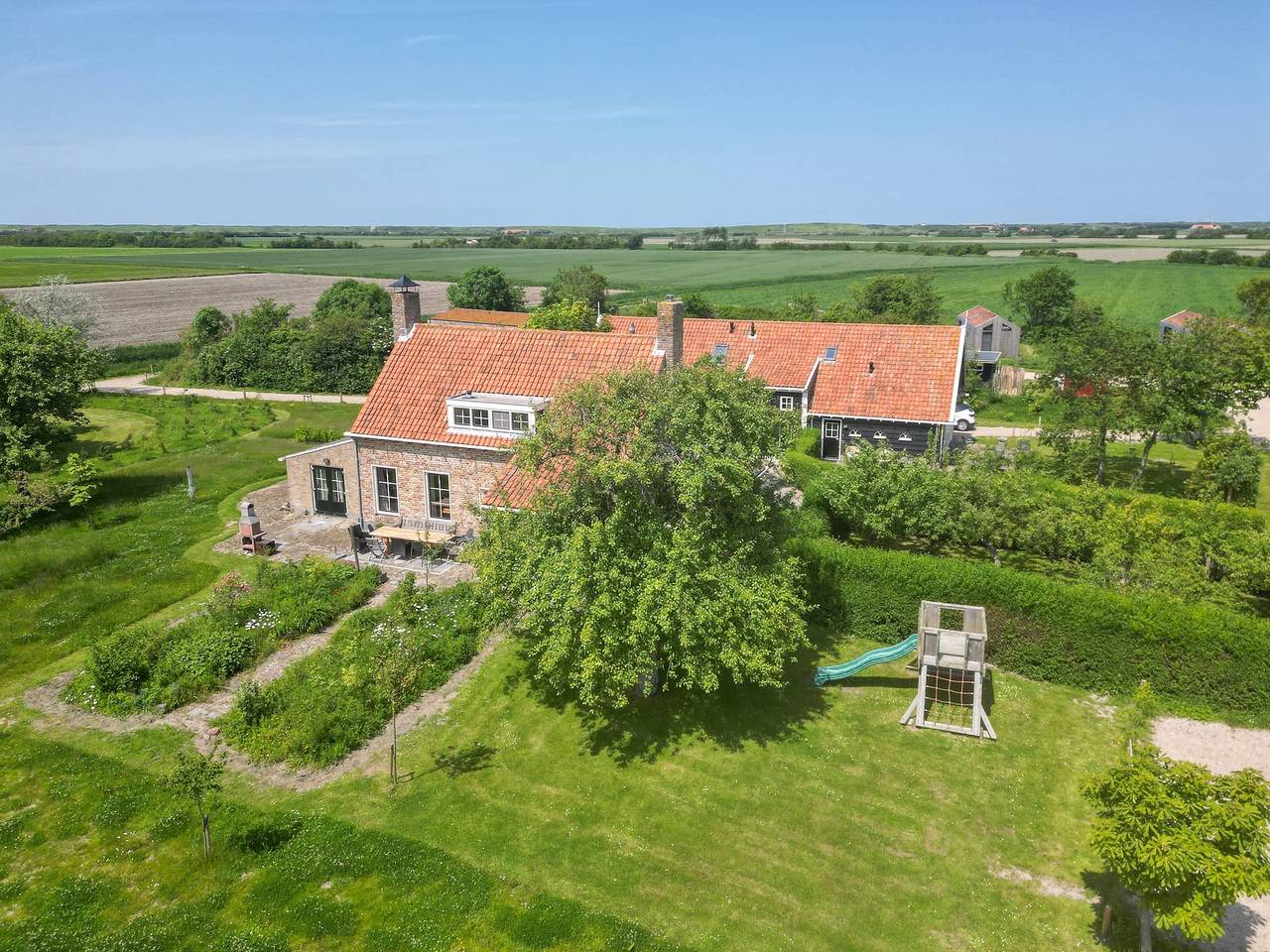 Large holiday home with fireplace in Westkapelle | Zeeuwse Liefde - Het Grote Huis in Westkapelle, Walcheren