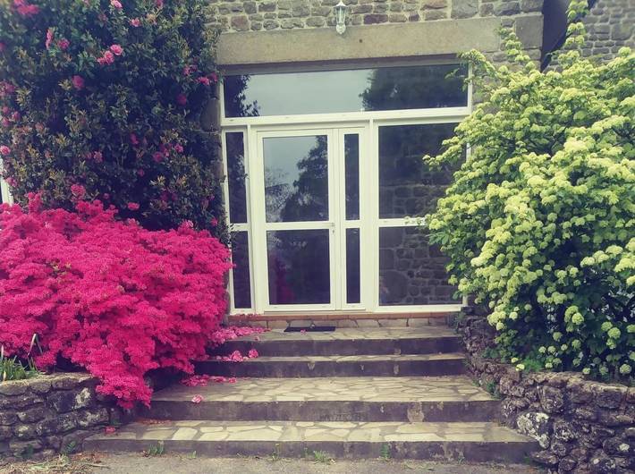 Cottage pour 2 personnes, avec vue ainsi que terrasse et jardin à Lonlay-l'Abbaye