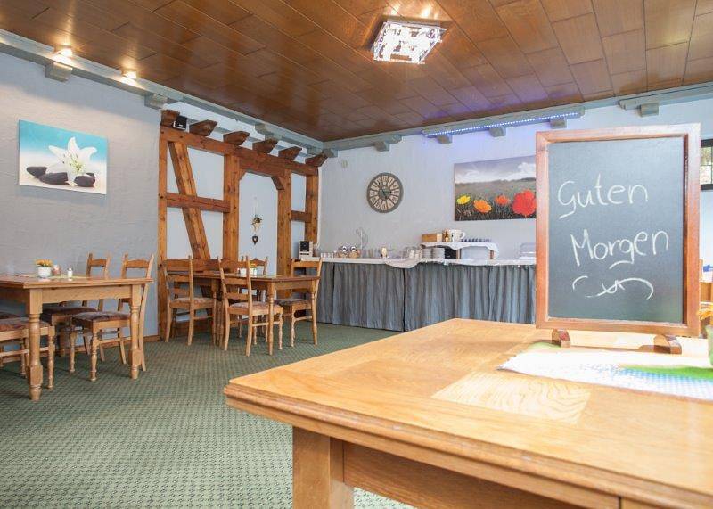 Pension Dorfkrug - Doppelzimmer mit Doppelbett und Dusche / Wc in Züschen, Winterberg