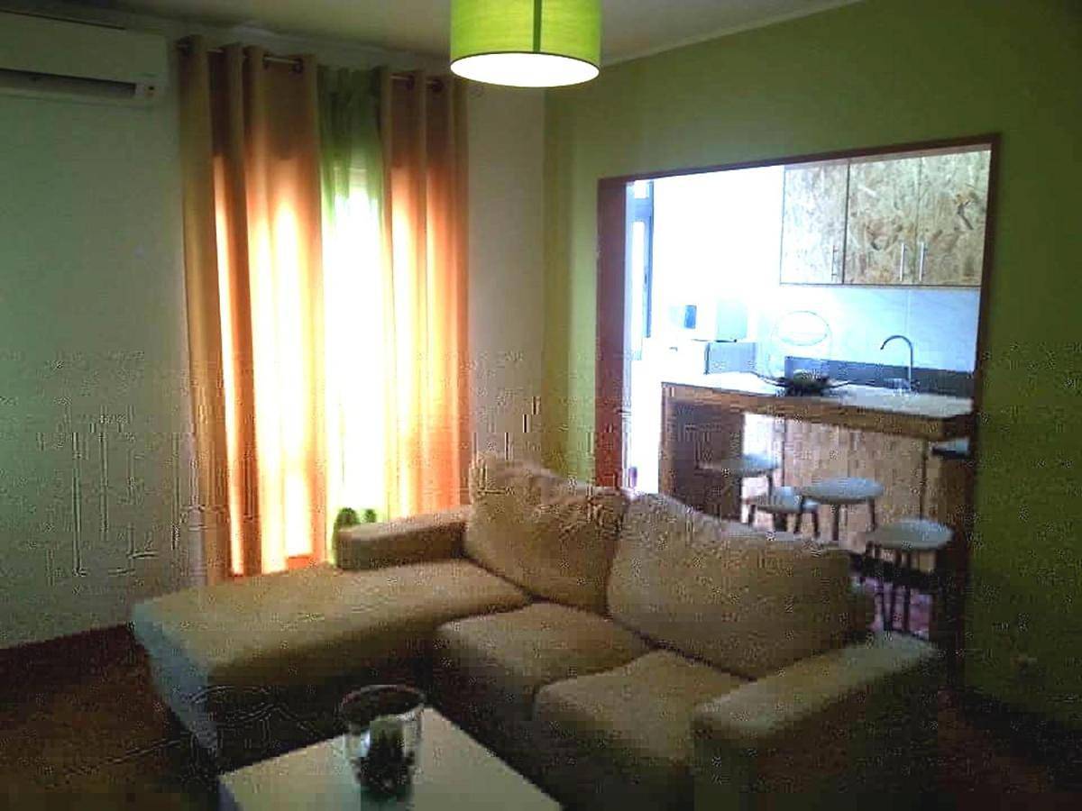 Apartamento inteiro, Spacious apartment in Seia - 110 m² with terrace view in U. F. Seia, São Romão e Lapa dos Dinheiros, Seia