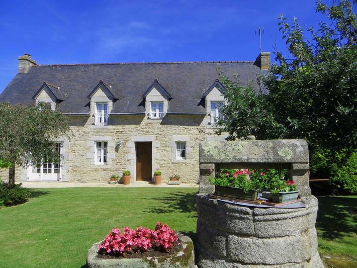 Gîte pour 8 personnes, avec jardin et terrasse, animaux acceptés à Melgven
