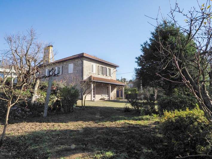 Casa rural para 10 personas, con jardín y vistas en Arcos de Valdevez