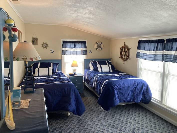 Vacation house for 17 people, with yard and terrace in Lake Geneva (WI)