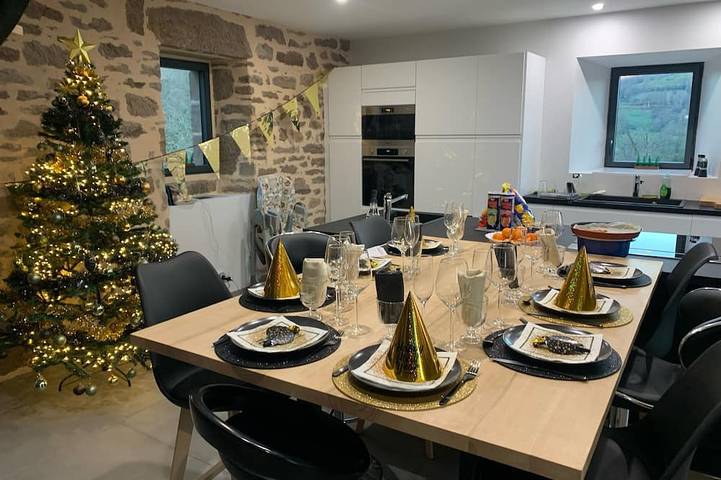 Gîte pour 8 personnes, avec jacuzzi ainsi que jardin et terrasse à Lagleygeolle