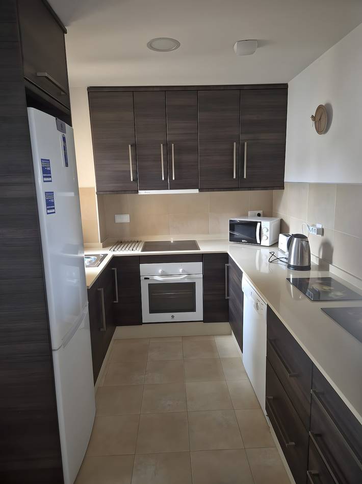 Ganze Wohnung, Apartment „Casa Wood“ mit Gemeinschaftspool, privater Terrasse und WLAN in Hacienda del alamo, Fuente Alamo de Murcia