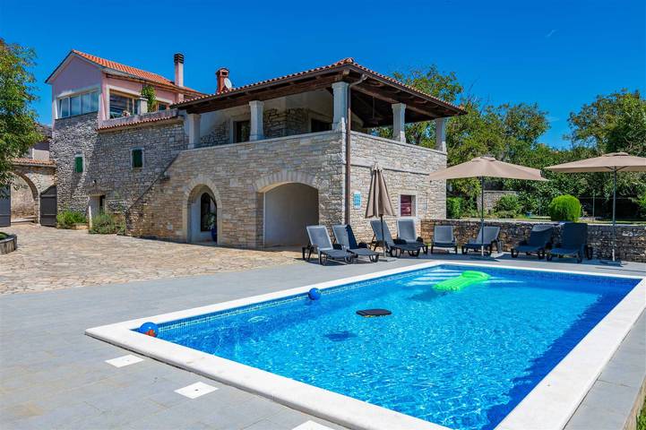 Ferienwohnung für 11 Personen, mit Balkon und Terrasse sowie Garten und Pool in Istrien - 2