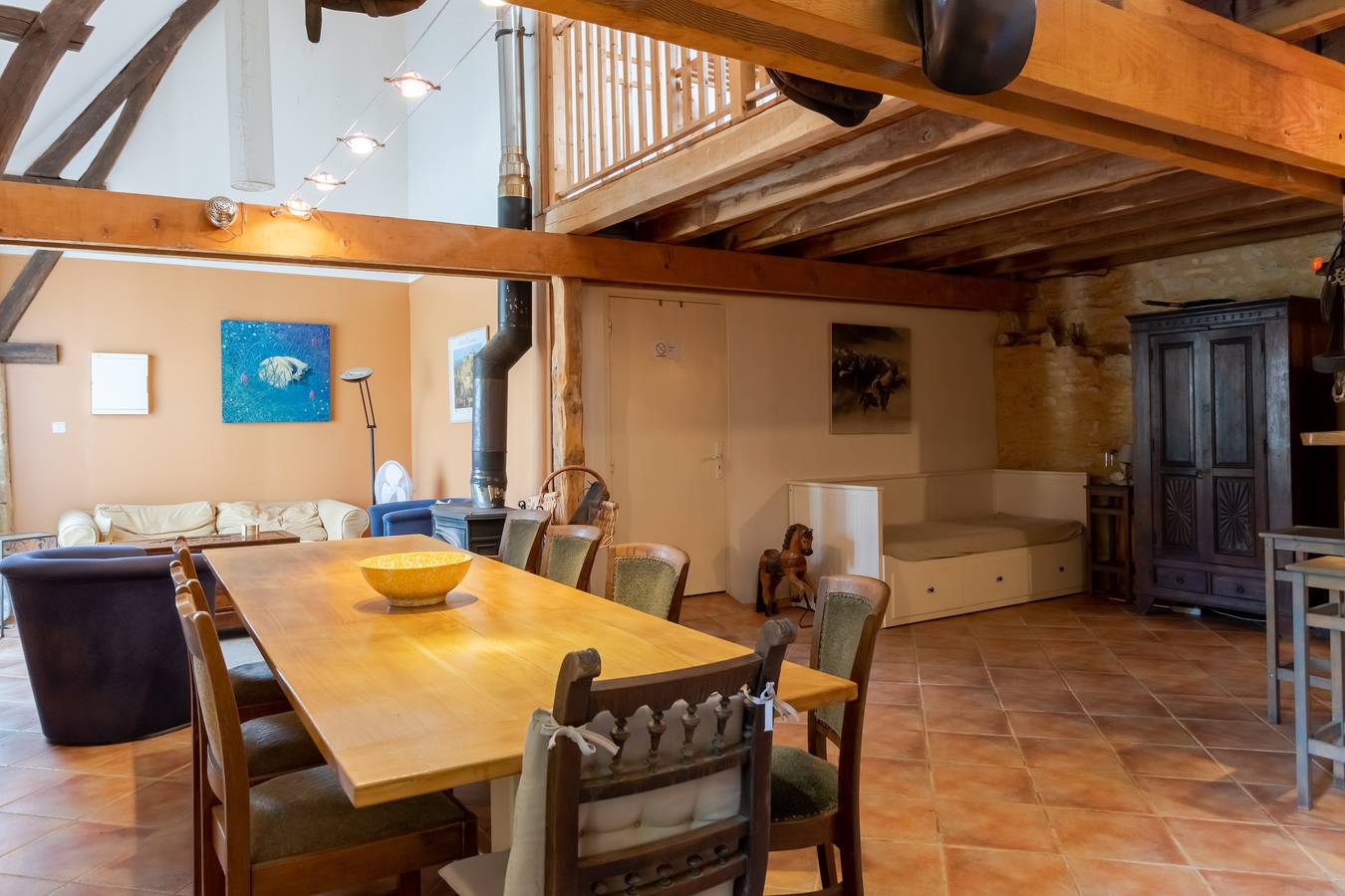 Petite maison "Gite Soleil" avec piscine partagée, terrasse privée et Wi-Fi in Dégagnac, Lot