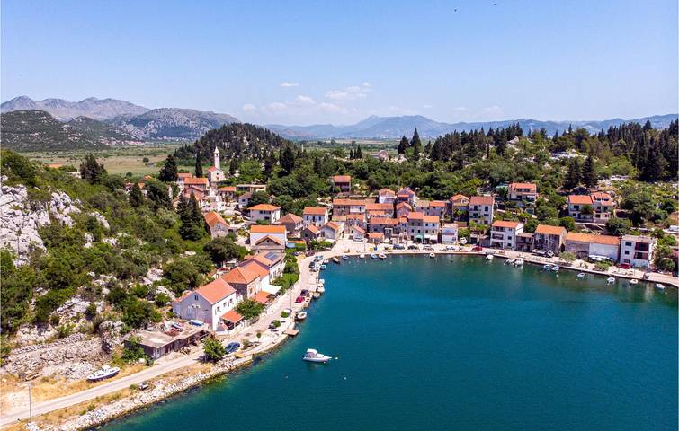 Reizendes Apartment mit einem Schlafzimmer in der Nähe der Neretva mit Terrasse und Annehmlichkeiten in Rogotin, Dubrovnik-Neretva