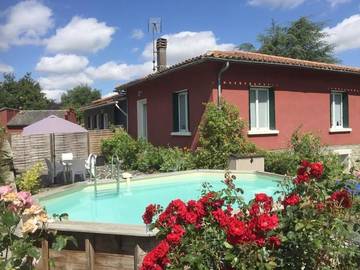 Gîte pour 6 personnes, avec piscine et jardin à Chantonnay