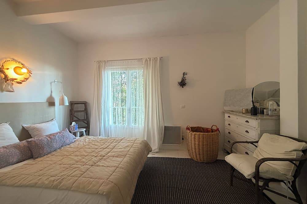 Spacious 5-bedroom villa, sea view, swimming pool,in adorable Saint-Jeannet in Saint-Jeannet, Mittelmeerküste (Frankreich)