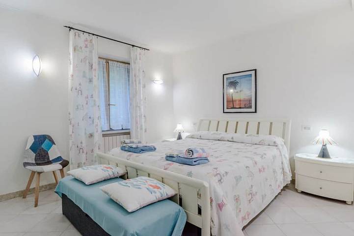 Appartamento intero, GuestHost - Bandiera Blu Guesthouse in Bagni Jolanda, Moneglia