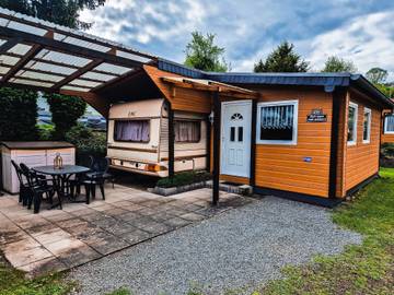Camping für 4 Personen, mit Terrasse und Ausblick sowie Garten und Sauna in der Eifel