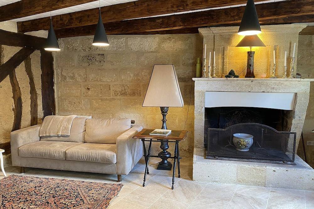 Carefully renovated house in quiet hamlet in Coutras, Región de Libourne