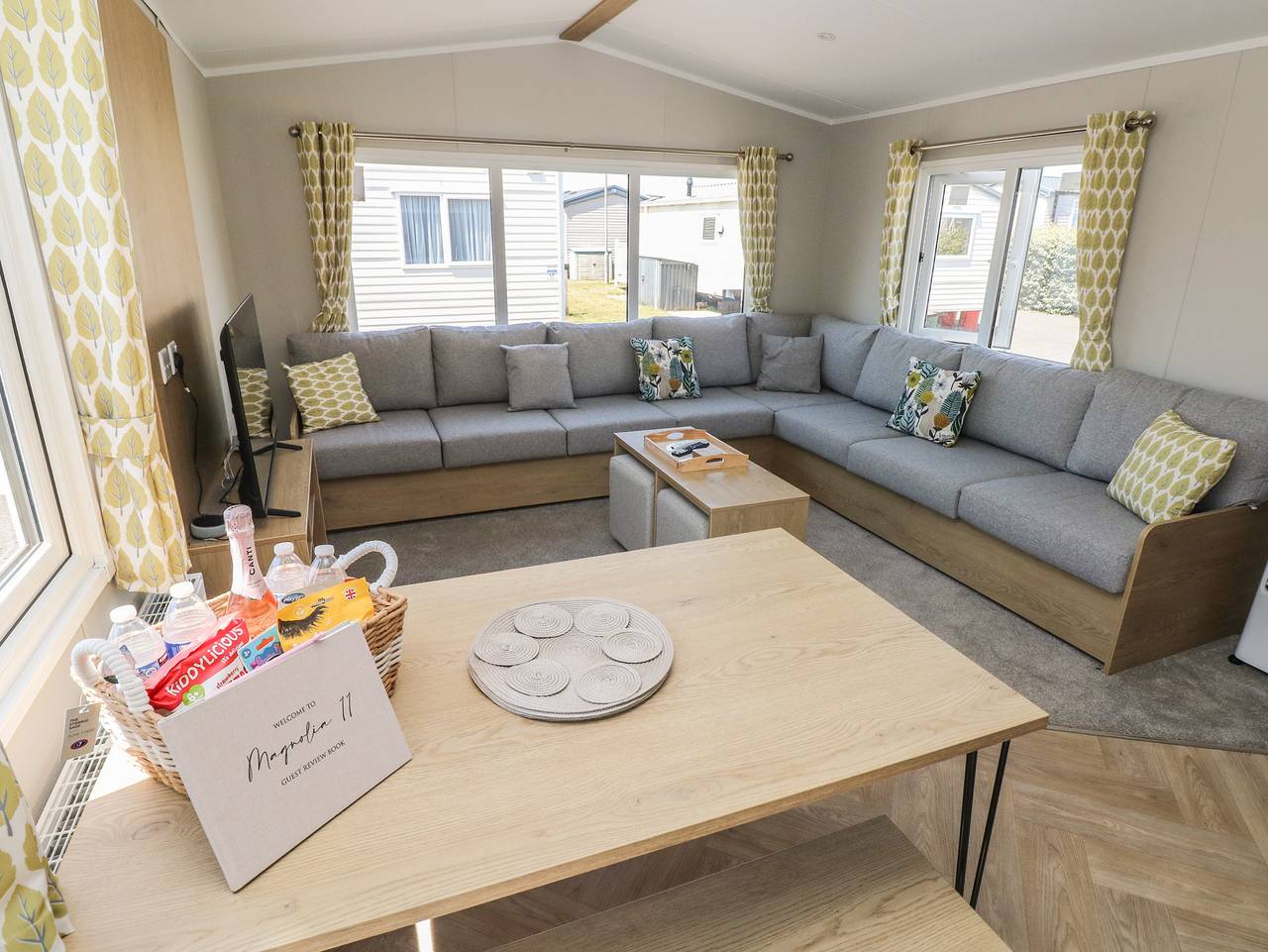 Trecco Bay Holiday Park - Magnolia 11 in Porthcawl, Bridgend en omgeving