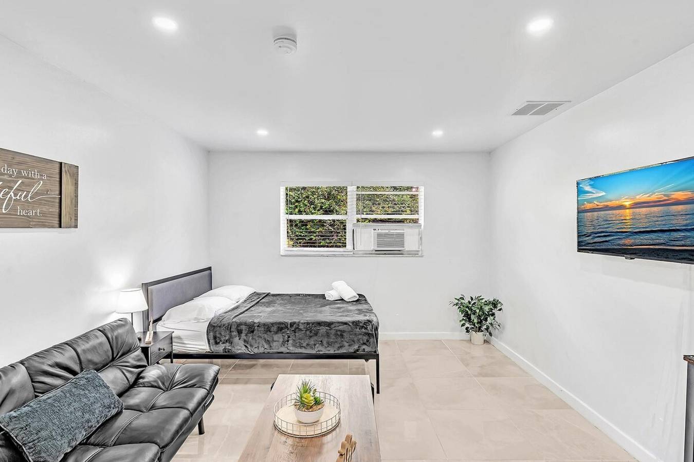Hollywood Beach Boutique Vacation Studio Lb4 in Hollywood (Florida), Broward County