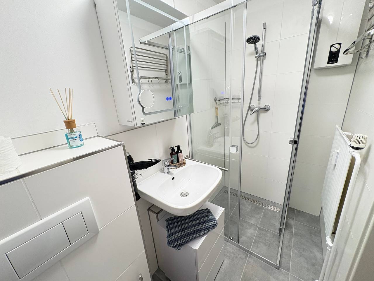 Entire studio, Holiday Apartment 'Möwennest' with Balcony in Wunstorf, Steinhuder Meer