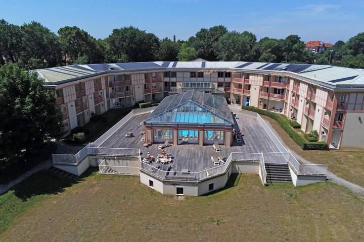 Ferienhaus für 2 Personen, mit Terrasse und Pool sowie Garten, mit Haustier in Le Touquet-Paris-Plage