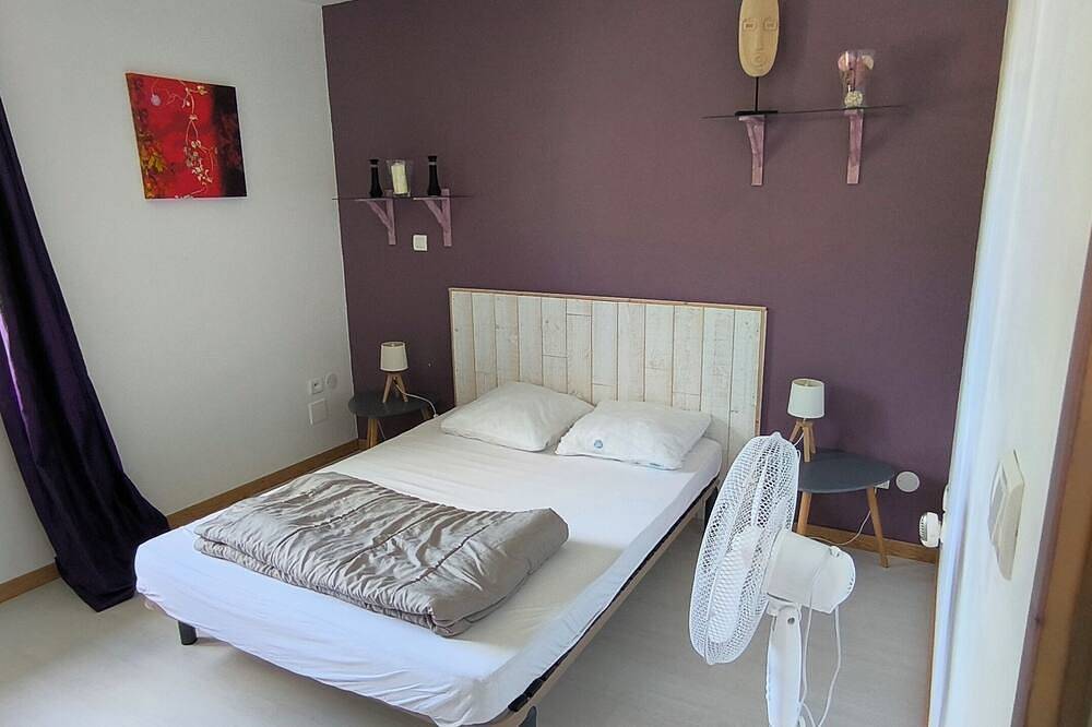 Maison pour 7 personnes, sa terrasse  et sa piscine n' attendent que vous. in Capdenac, Lot