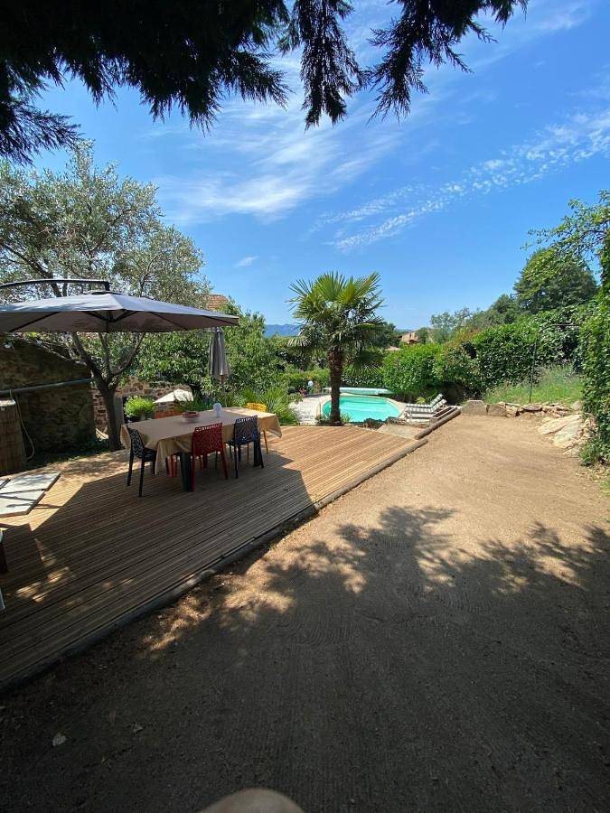 Maison de vacances pour 8 personnes, avec jacuzzi et balcon ainsi que jardin et piscine