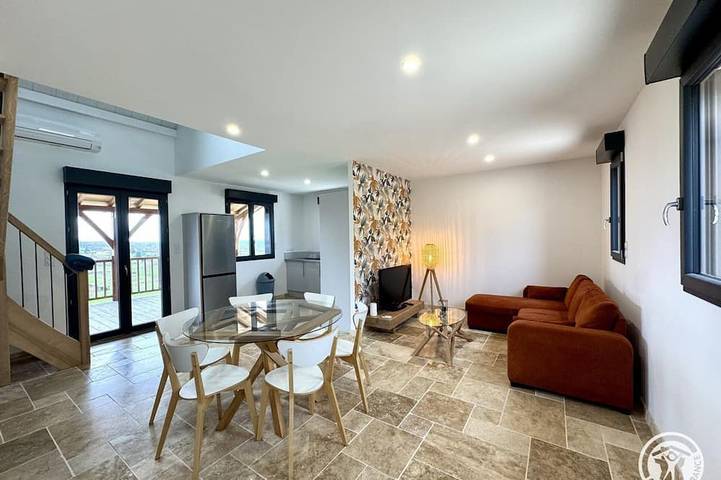 Gîte pour 6 personnes, avec terrasse, animaux acceptés dans Preyssac-d'Excideuil