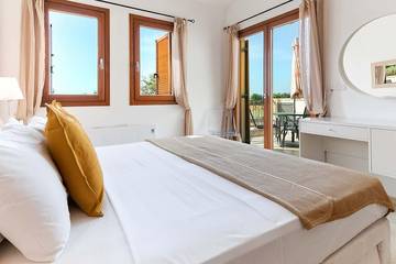 Villa for 4 People in Aphrodite Hills, South Cyprus, Photo 2