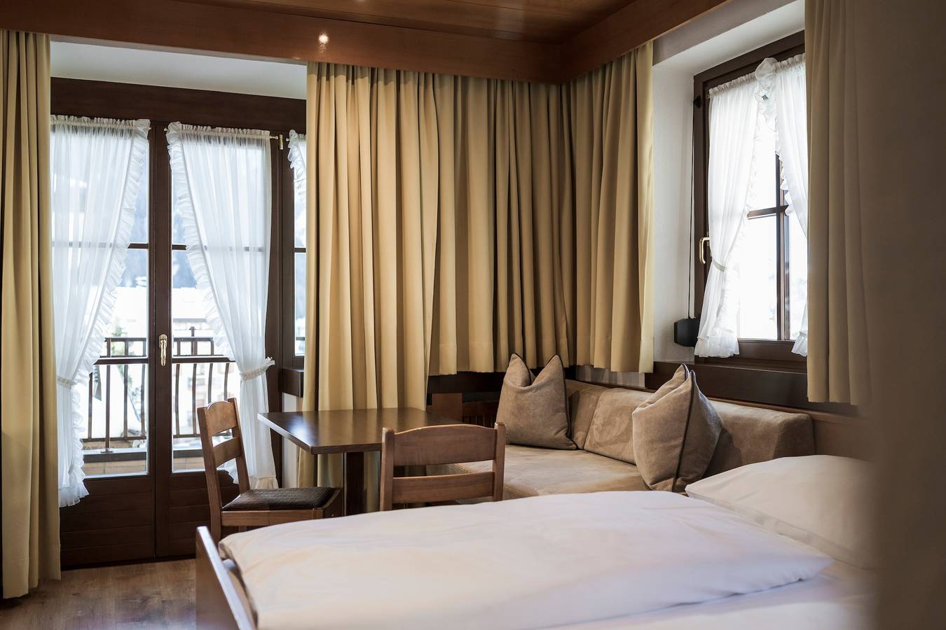 Ganze Wohnung, "Villa Stella Apartment N 60" nahe den Skiliften mit Wlan, Balkon und Garten in St. Ulrich in Gröden, Dolomiti Superski