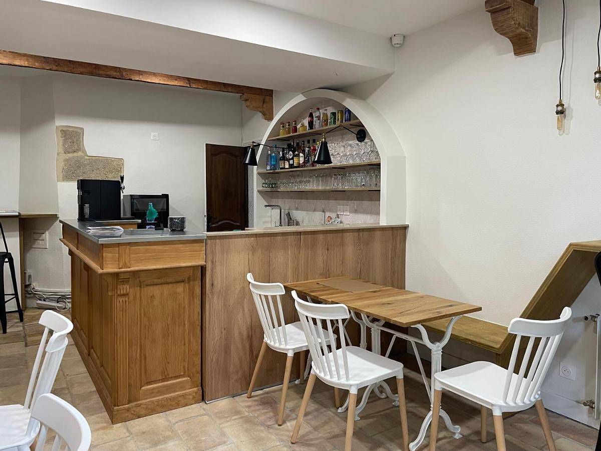 Twin Room in Vergèze, Côte méditerranéenne (France)