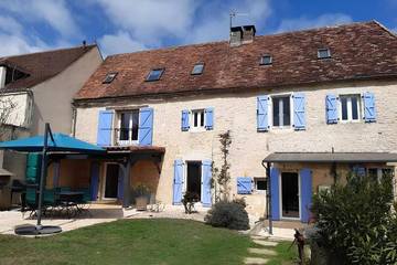 Location de vacances pour 7 personnes à Reilhaguet