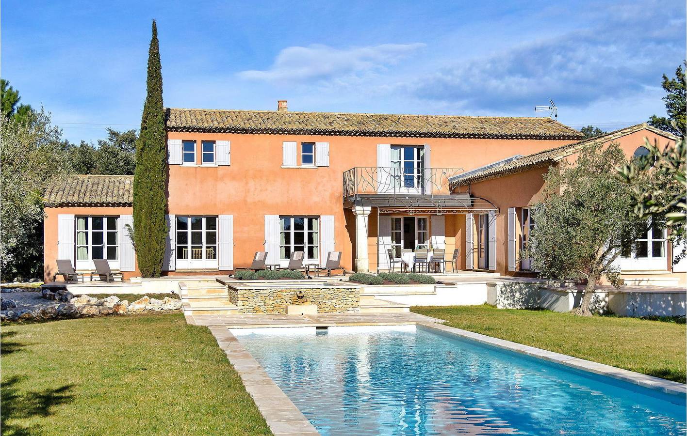 Geräumige und luxuriöse Wohnung in der Nähe von Saint-Siffret in Saint-Siffret, Nimes und Umgebung