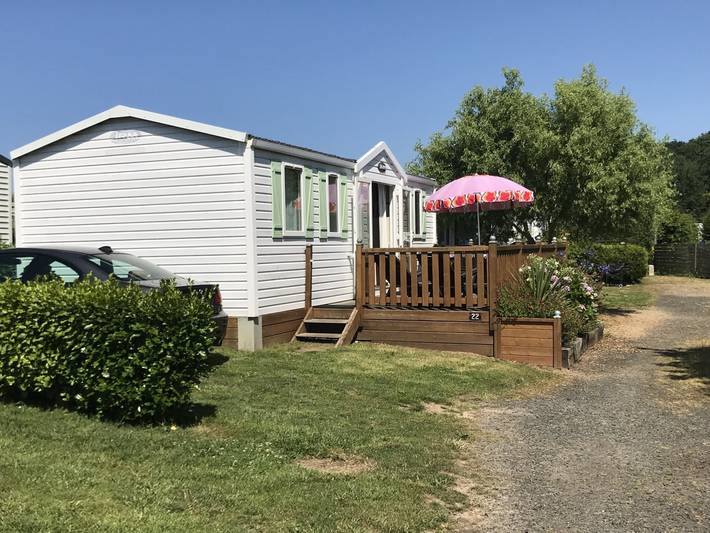 Camping pour 6 personnes, avec terrasse et piscine, animaux acceptés à Louannec