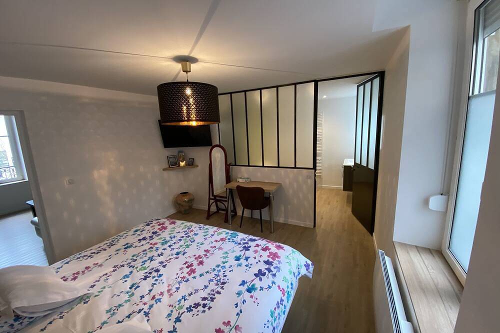 Appartement entier, Appartement-Gaby-en Ville-Sdb privée avec douche-Vue ville in Contrexéville, Neufchâteau